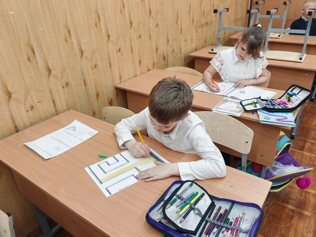 🏺 В гостях у истории: как первоклассники собирали древний кувшин  В 1 «Е» классе прошёл необычный ур