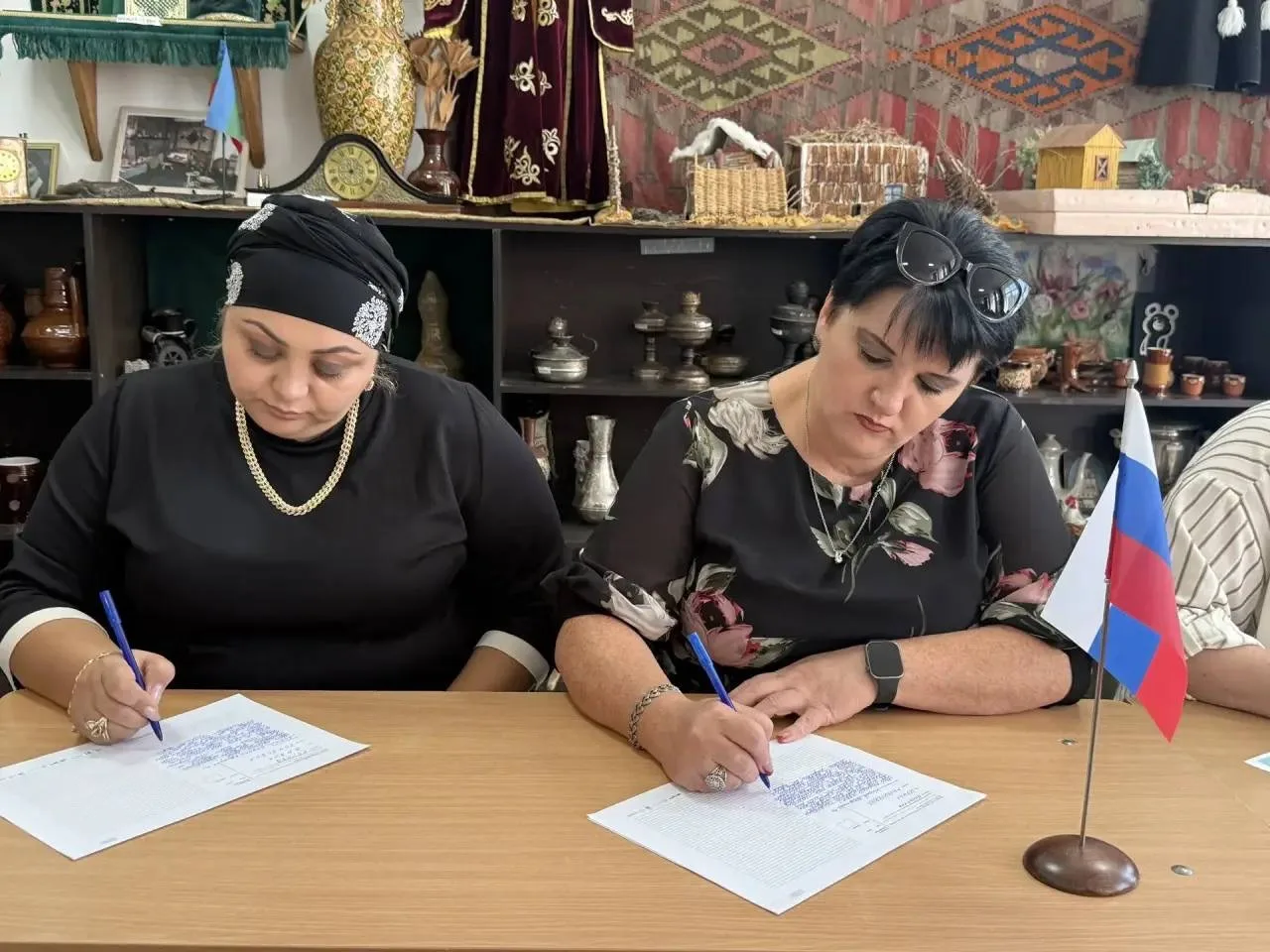 Открытие мероприятия началось с короткого выступления, где каждый из почётных гостей по...