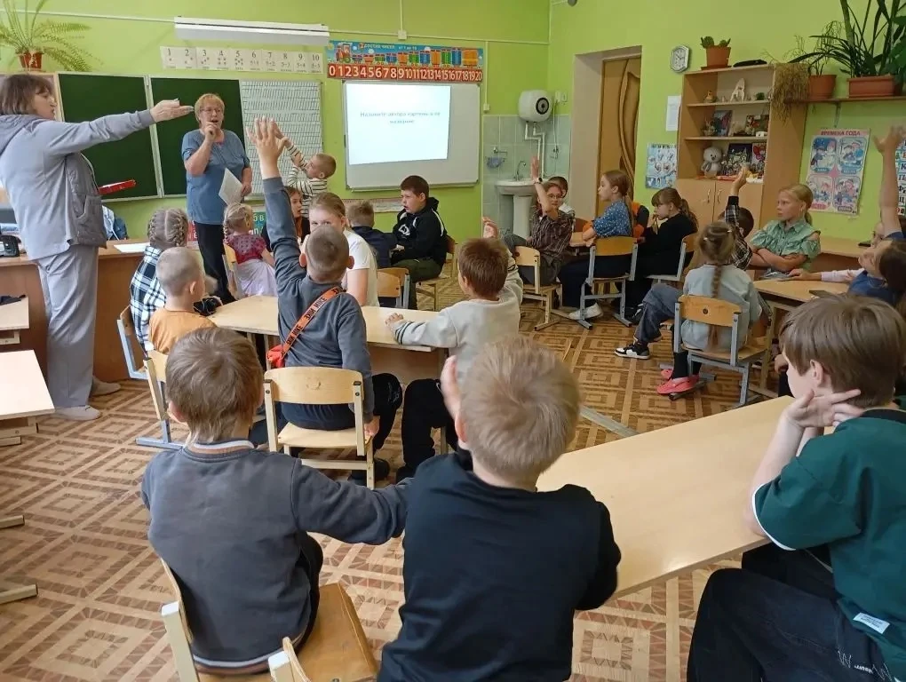 В лагере «Солнышко» сегодня утро началось с литературной викторины по народным сказкам. Интеллектуал