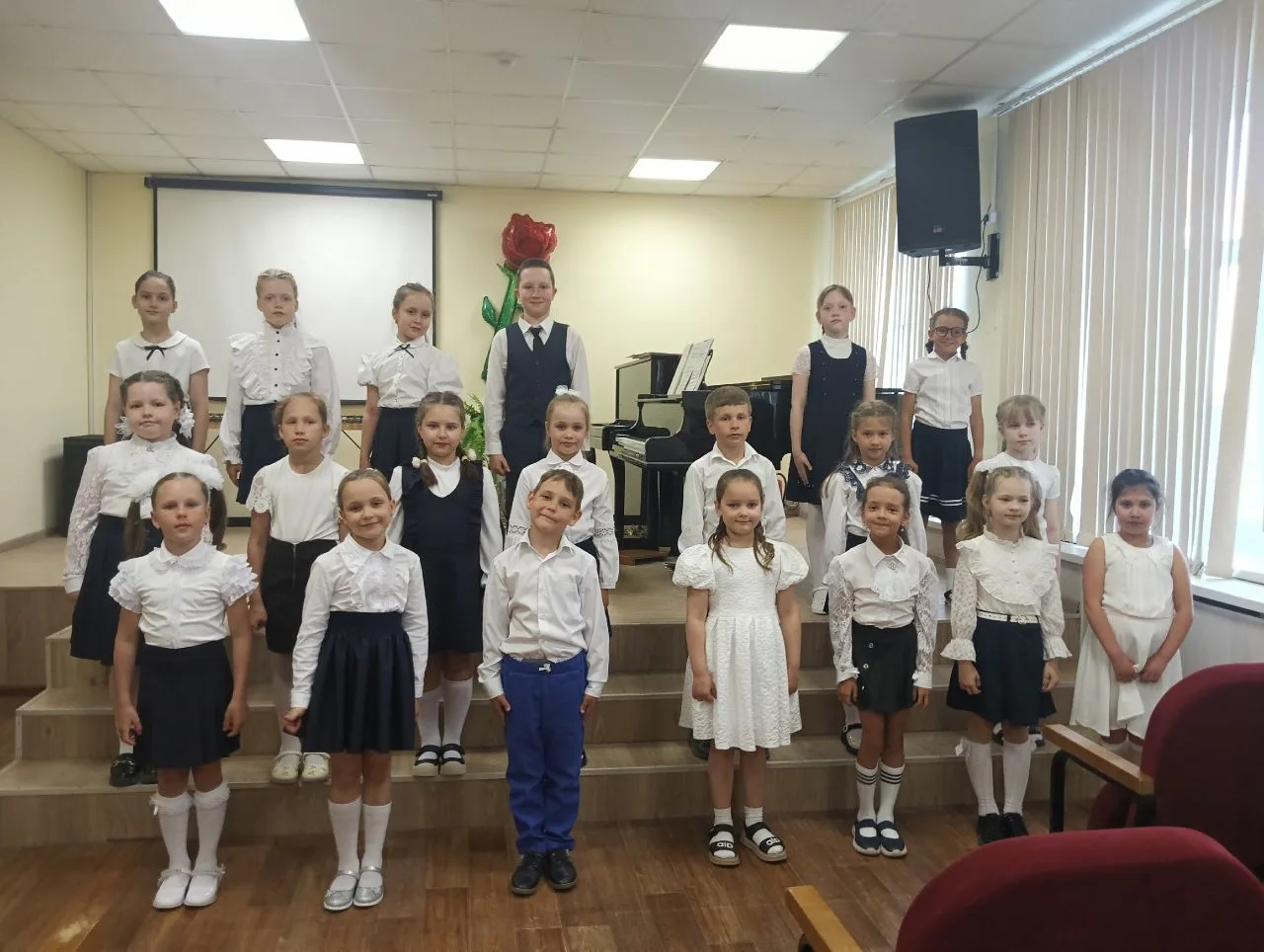 Концерт учащихся 1 класса отделения хорового пения.