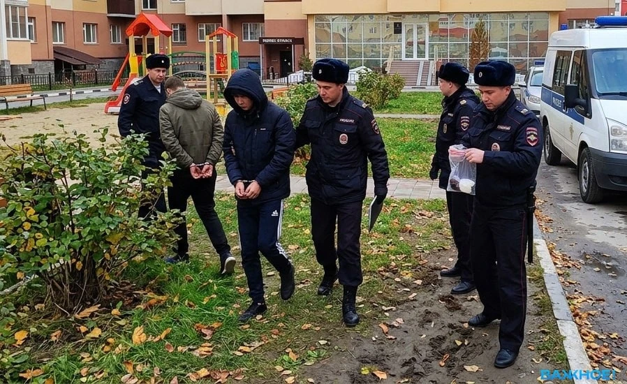 😱 В Новом Уренгое задержали двух подозреваемых в сбыте наркотиков