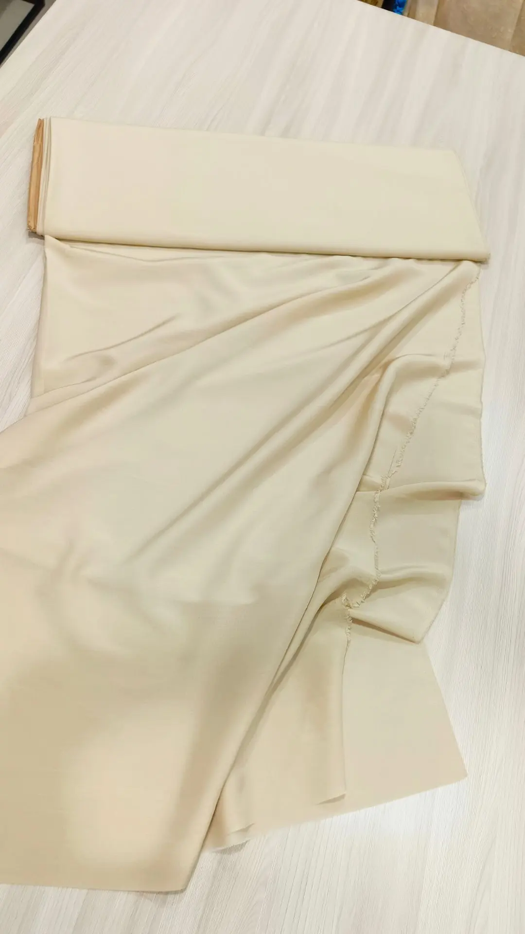 ⚜️ Плательная ткань от Alberta Ferretti светло-песочного цвета.