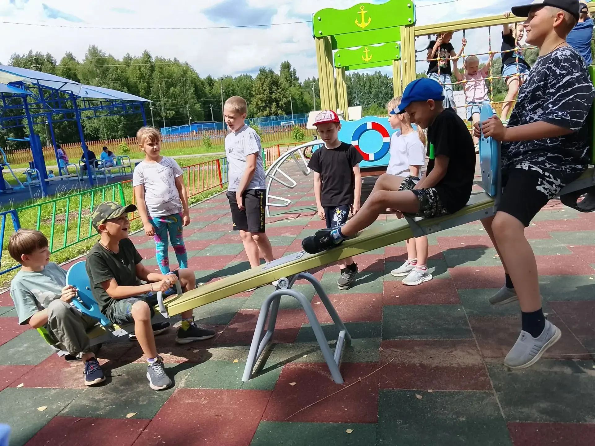 Сводный отряд "Добрые ребята"

В сводном отряде сегодня прошёл туристический квест по улицам Пижанки