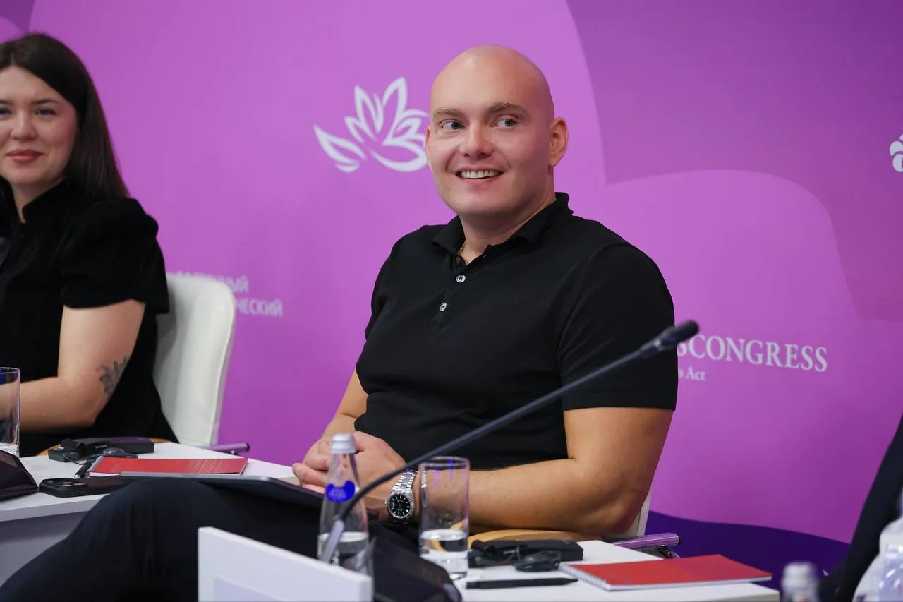 🤓Крупнейшие медиа-корпорации начинают что-то понимать про ИИ. В публичном поле появляю...