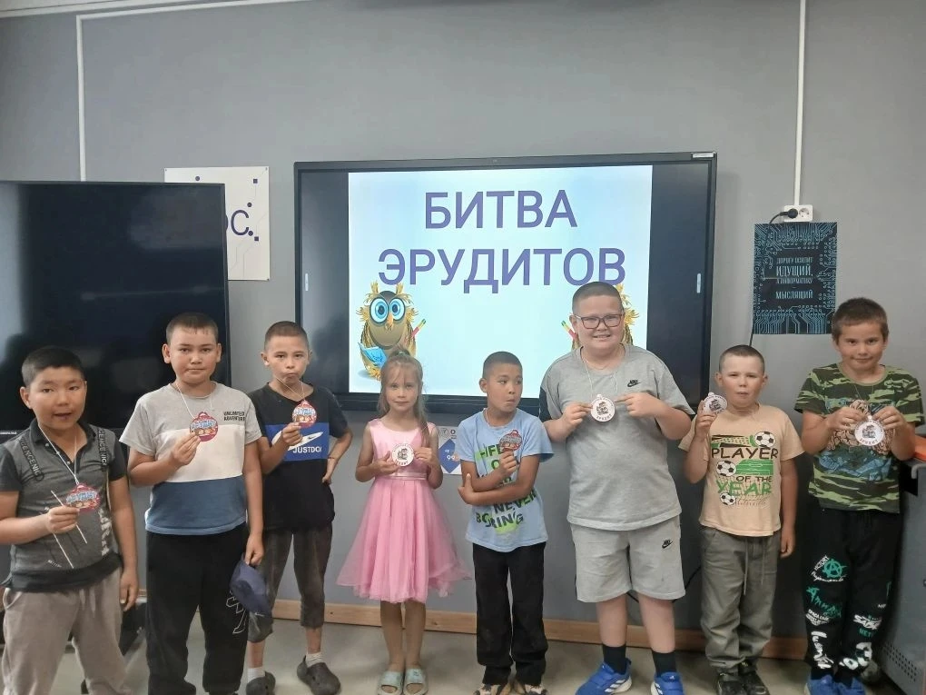 В гостях у мараловодов

Сегодня наши "Непоседы" посетили маральник. 
Дети вблизи смогли рассмотреть 