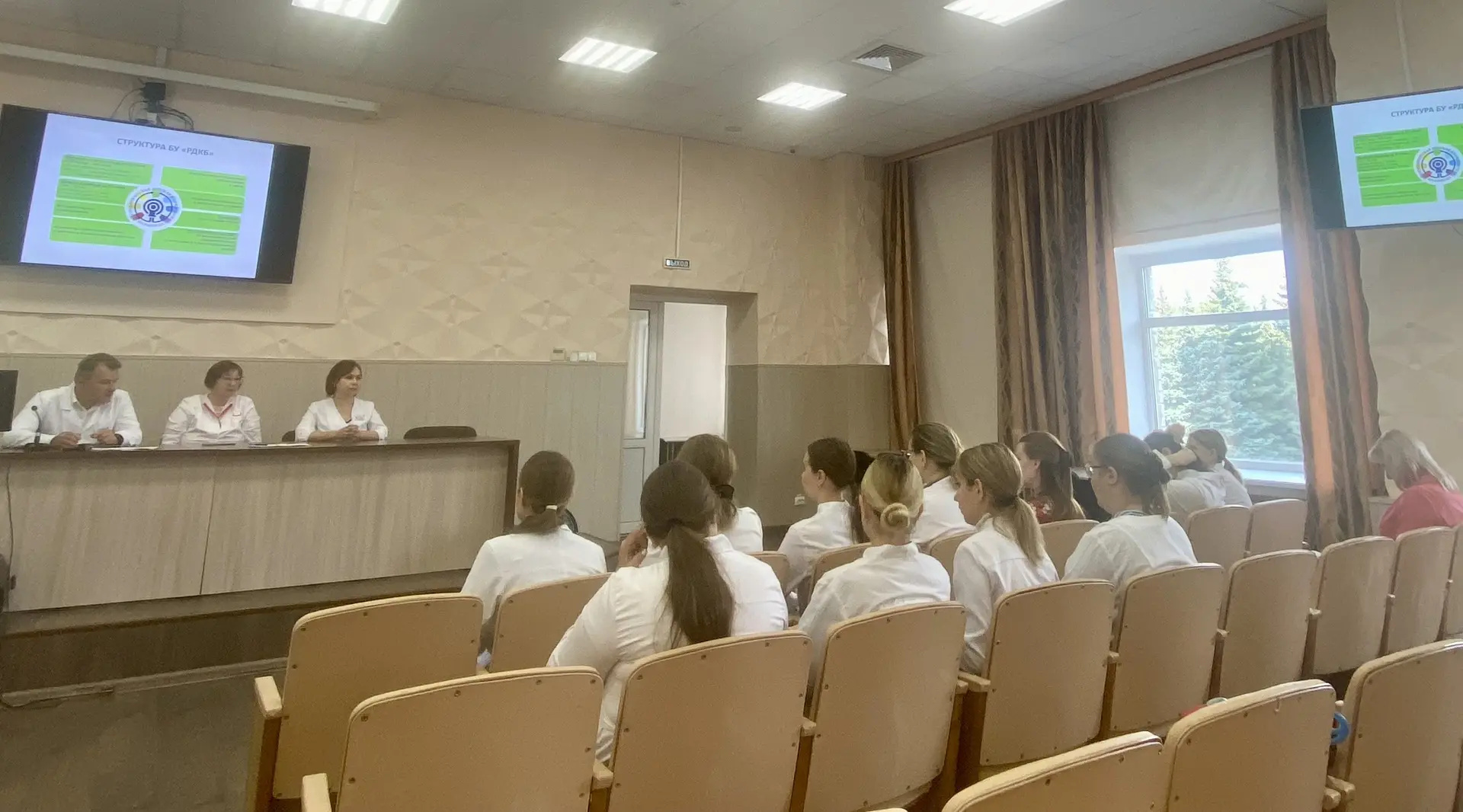 Ординаторы первого года обучения Института усовершенствования врачей посетили Республик...