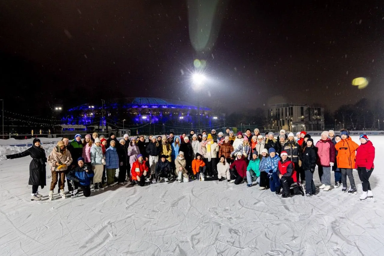 ⛸️Ждём вас на тренировках по катанию на коньках на нашей флагманской площадке в «Лужниках»!  Здесь, 