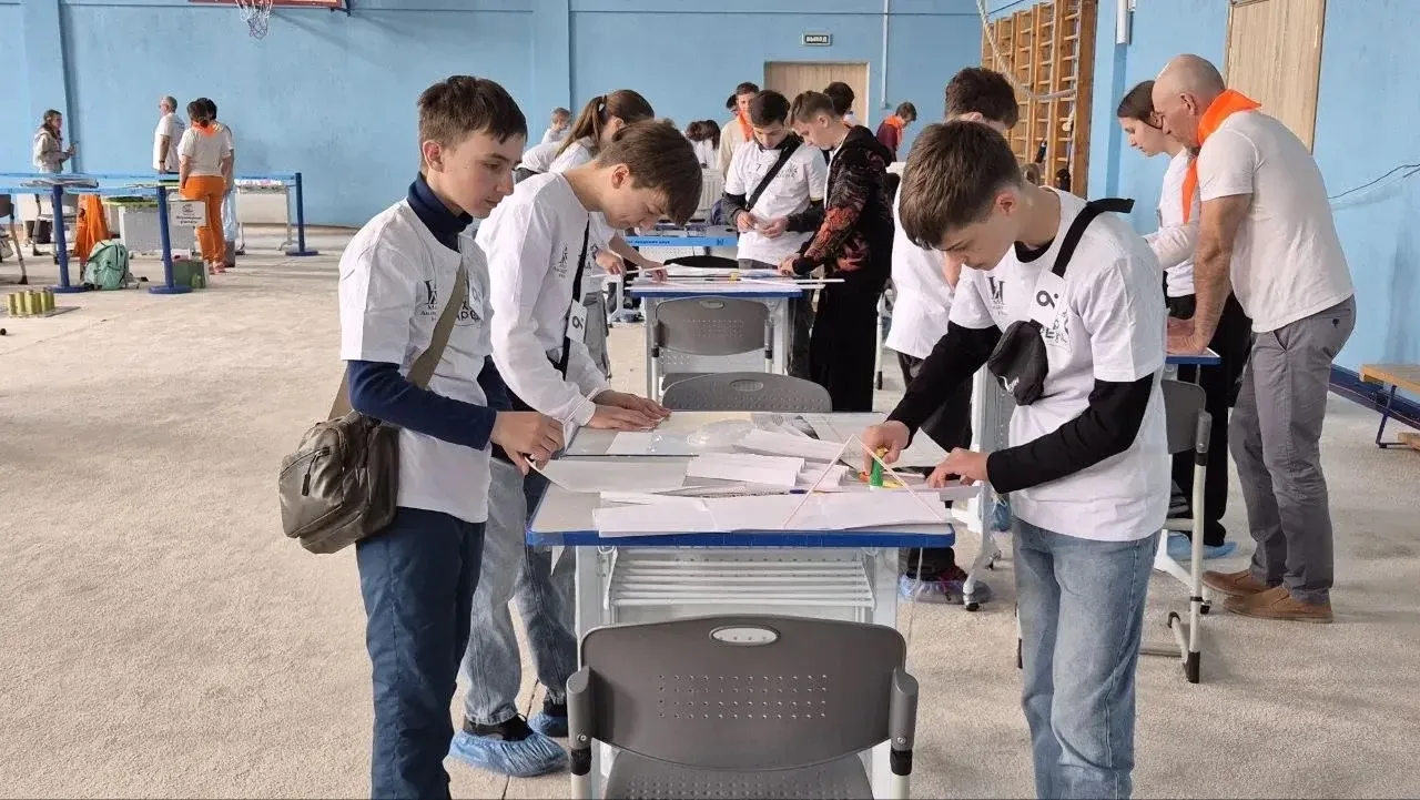 🏆 Наши инженеры — серебряные призёры «Техноарены»!   🥈Ученики 7‑Б класса нашей школы — Гаран Алексей