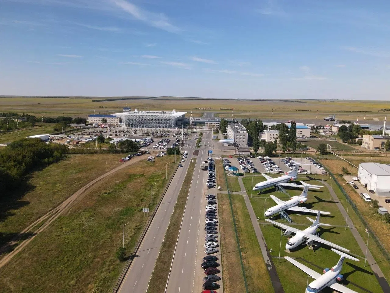 ✈️Путину презентовали новые аэровокзалы в Барнауле и Оренбурге. Оба терминала построены...