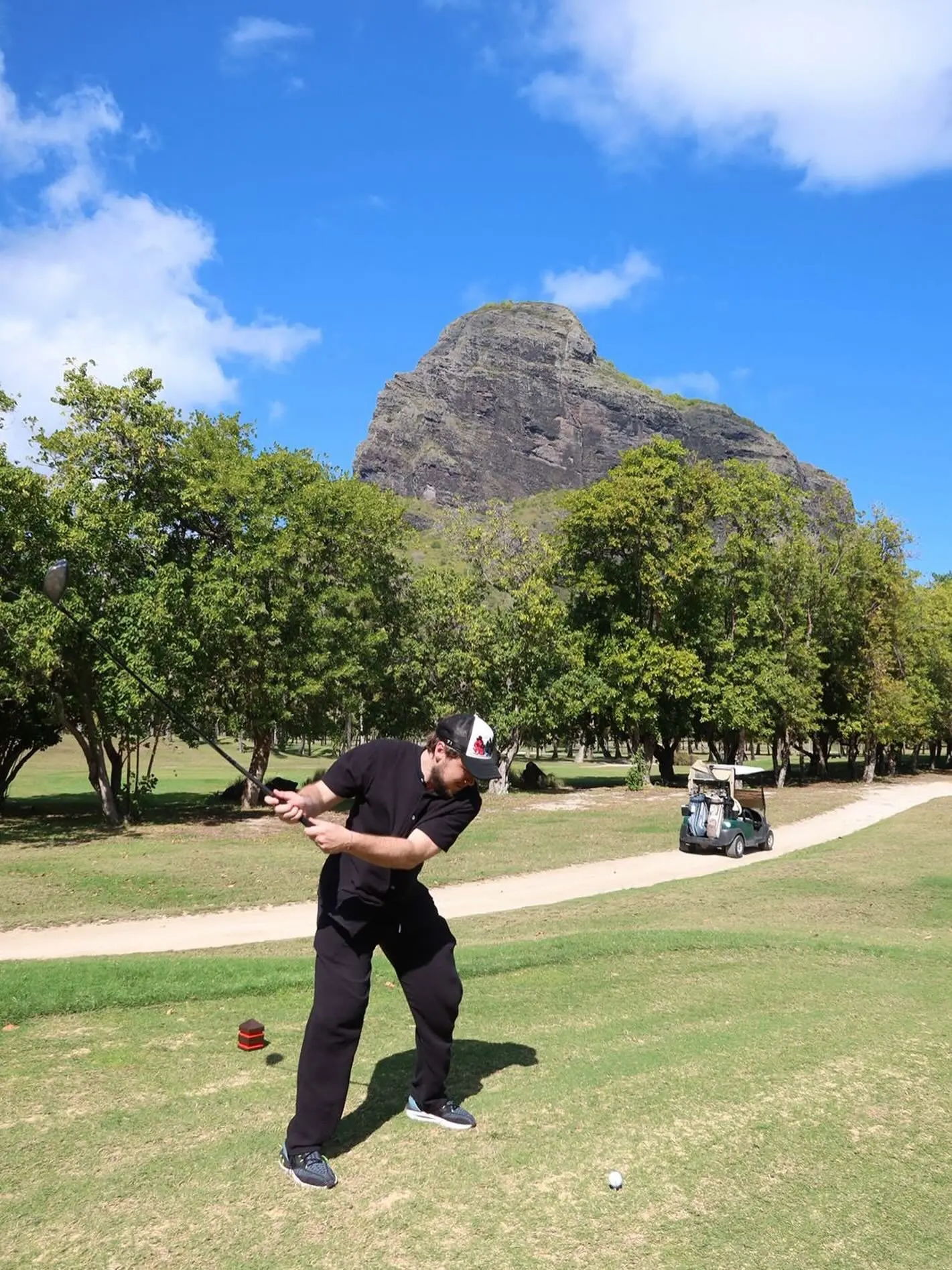 У Андрея Белозёрова и в гольфе хват правый 🏌️⛳️