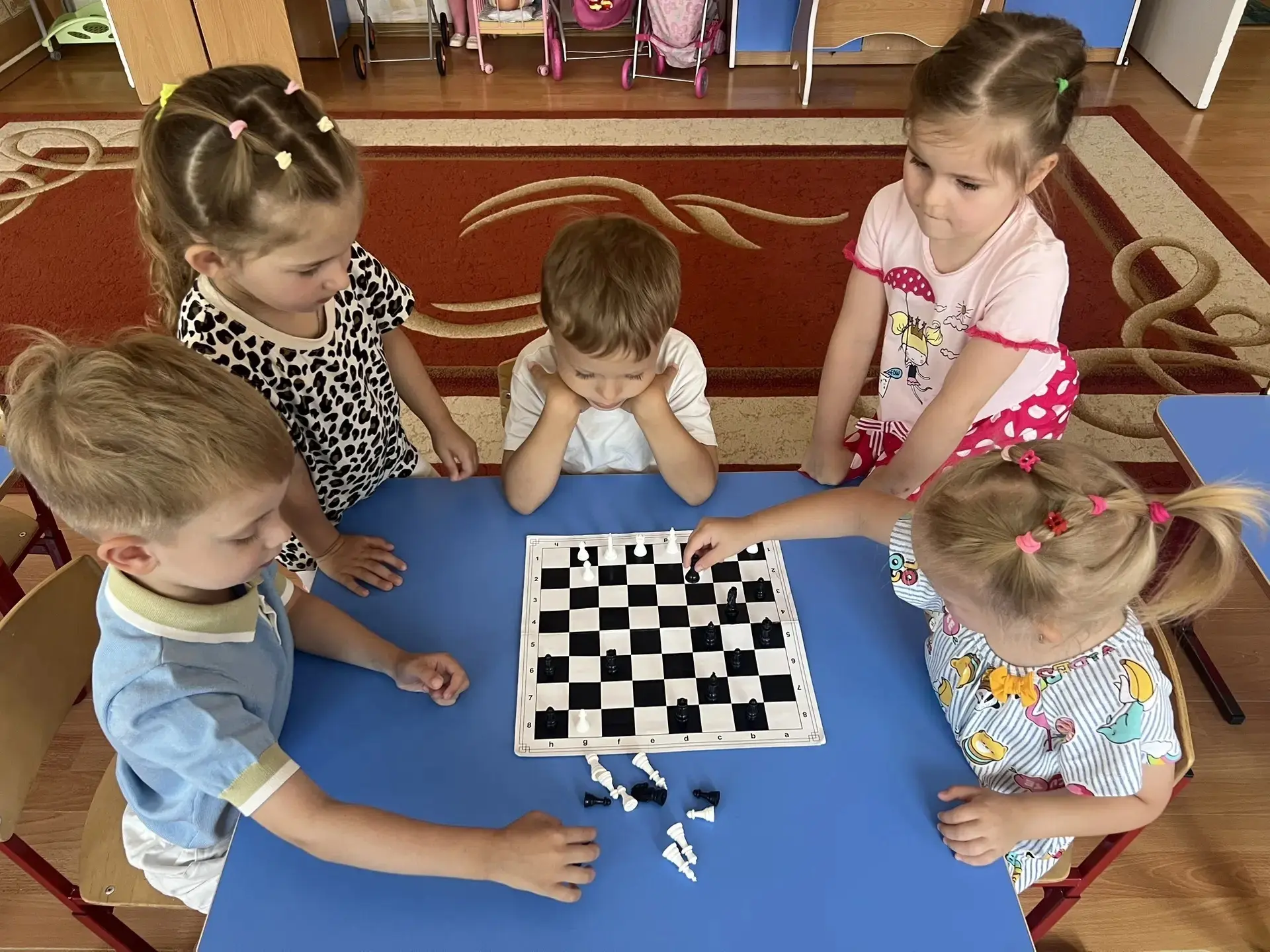 ♟️✨ Королевство шахмат открыло свои двери! 👑
🗓️ 20 июля во всём мире отмечают Международный день ш