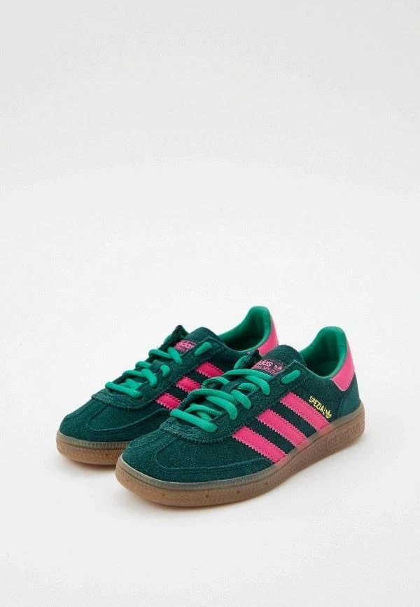 Девочки, ну посмотрите, какие конфетки 🍬 Новые расцветки Adidas — это просто любовь! Мне вообще очен