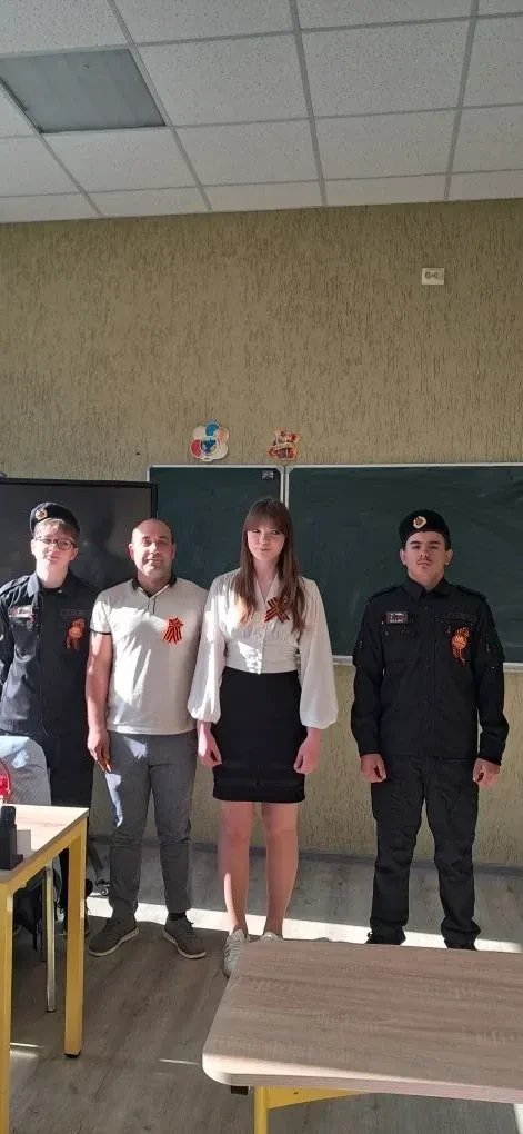 Подарок ветерану, посещение мемориала, профориентация школьников: праздничные мероприятия токмакског
