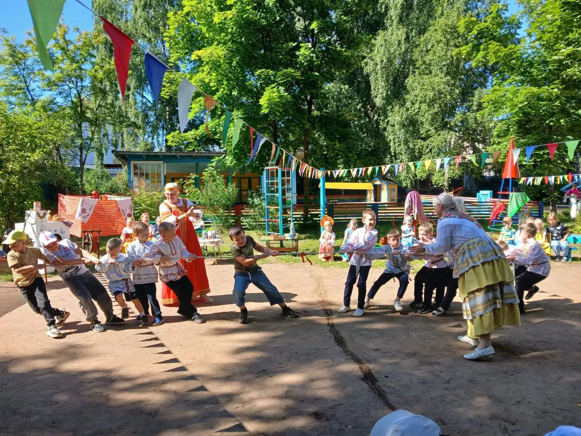 Единый день фольклора 17.07.2026 прошел в дошкольном структурном подразделении МАОУ СОШ...
