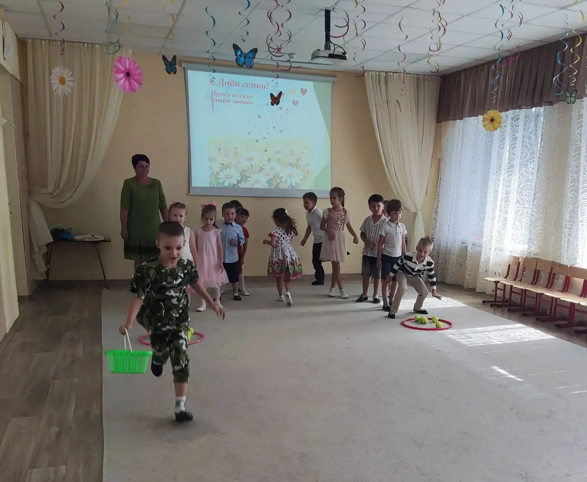 Сегодня в группе "Читайка" прошёл праздник, посвящённый - Дню семьи, любви и верности🫂...