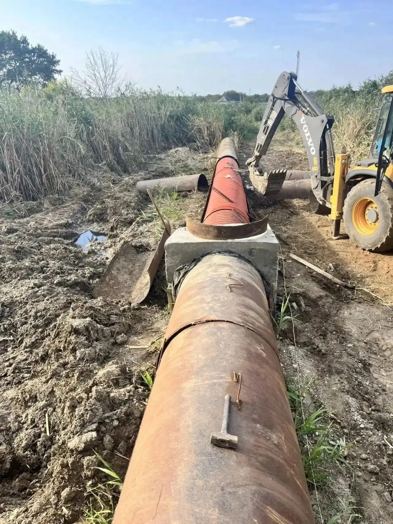🚰 В Краснокумском меняют 24 метра коллектора без отключения воды
