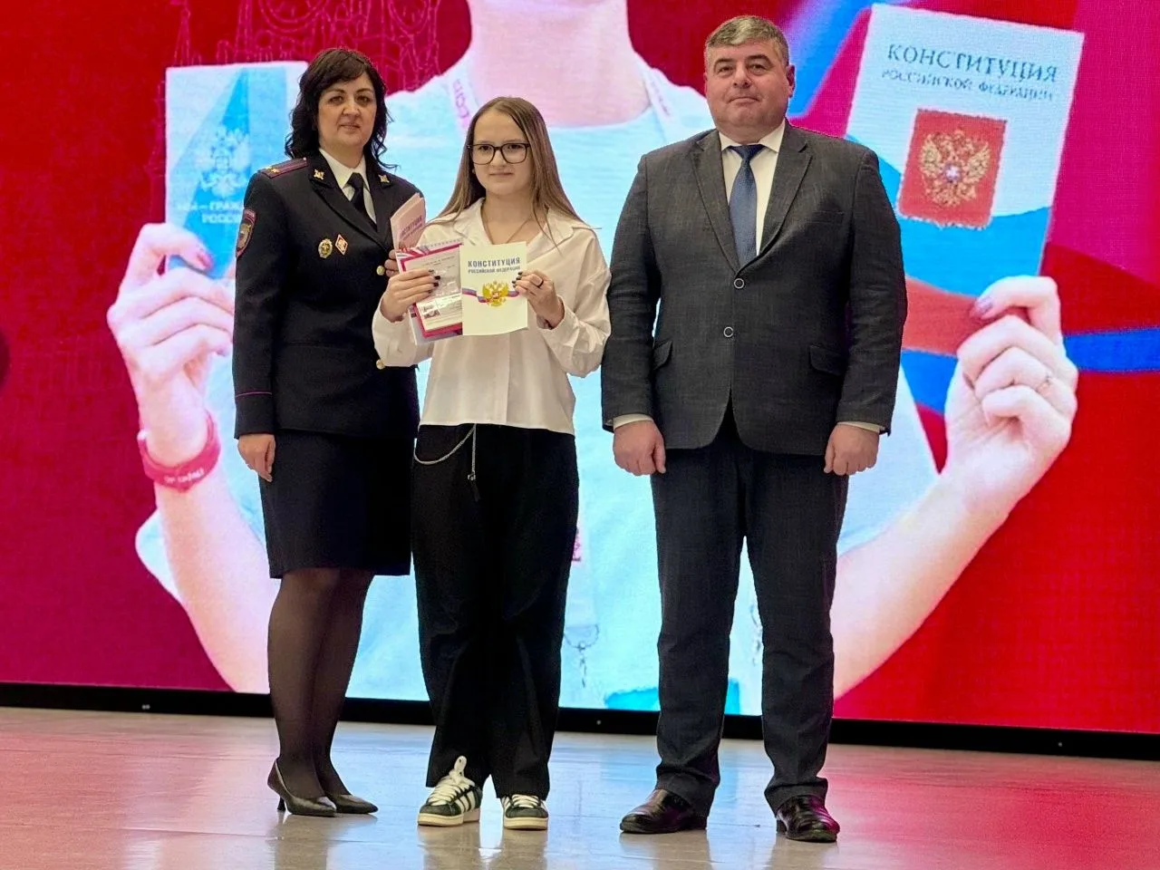 📍Мы – граждане России!  18 февраля в стенах МБОУ СОШ №108 прошло знаковое событие — церемония вручен