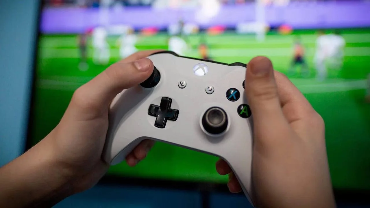 ⚡️ Xbox может закрыть две студии до конца года

Журналист Майк Строу сообщил, что Xbox может закрыть