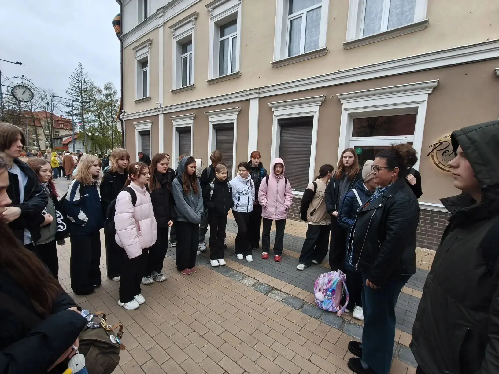 🌳 Путешествие по Аллее славы: 7Л класс гимназии Вектор  Ученики 7Л класса гимназии Вектор приняли уч
