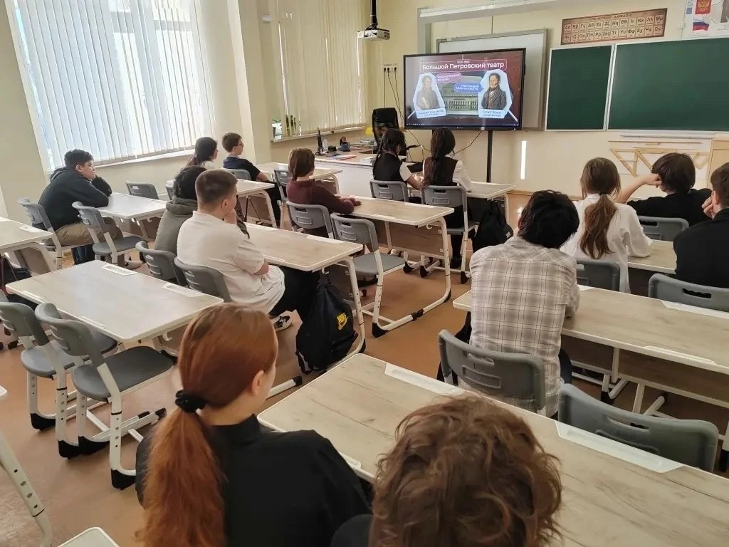 📌Понедельник, 23 марта, в лицее традиционно начался с поднятия флага и исполнение Гимна, а также сос