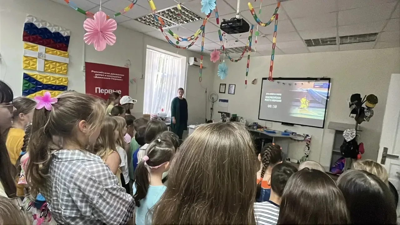 🕯️ Во Дворце детского творчества ребята почтили память, погибших в Великой Отечественной войне..

С