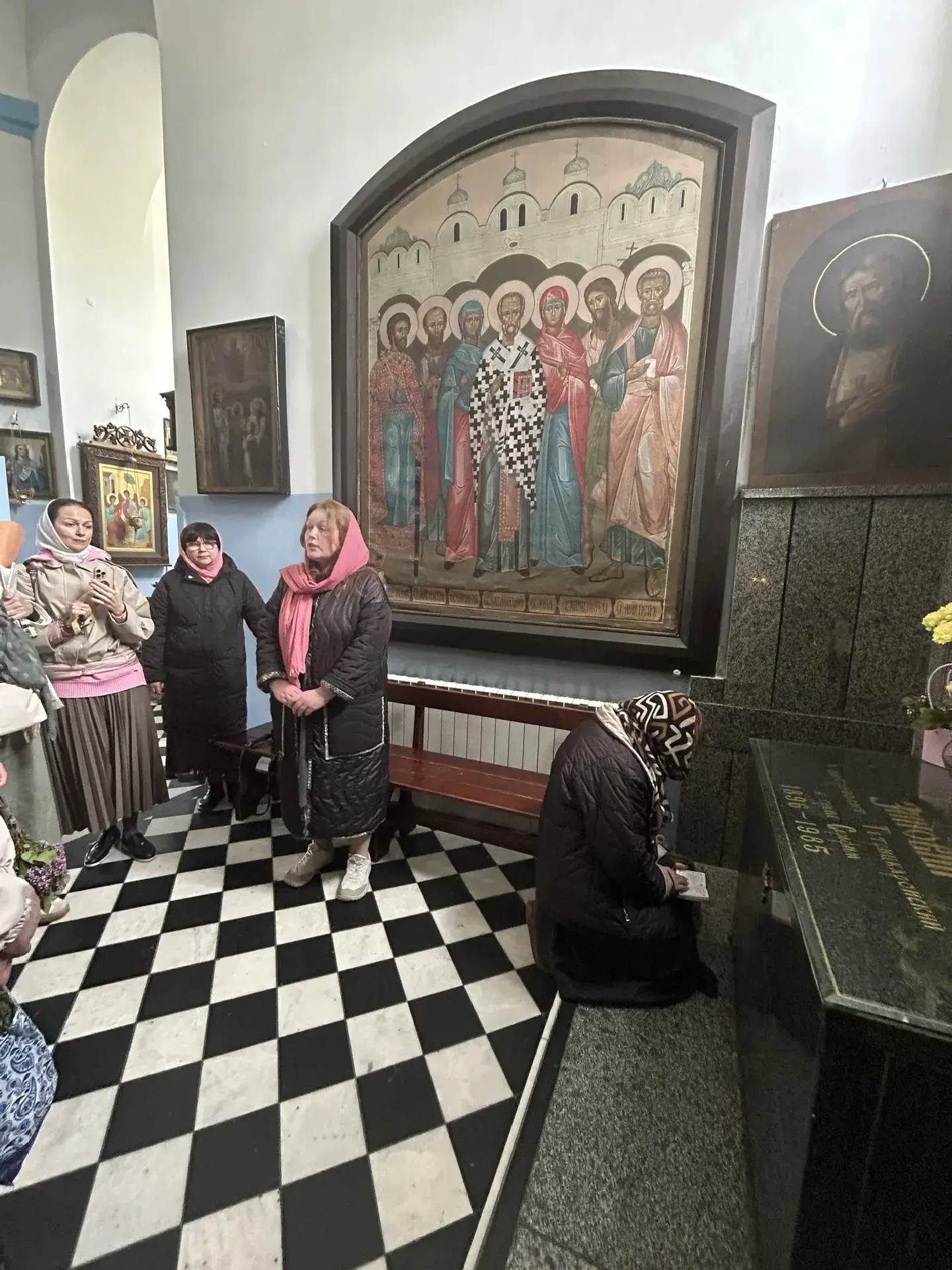 Вчера наша СУГУБАЯ МОЛИТВА и ПАЛОМНИЧЕСКИЙ ТУР продолжился в храме святого благоверного князя Алекса