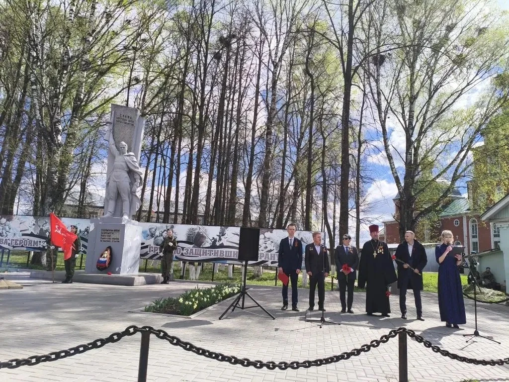 Сегодня в 10:00 на площади у памятника воинам-арбажанам, погибшим в годы Великой Отечес...