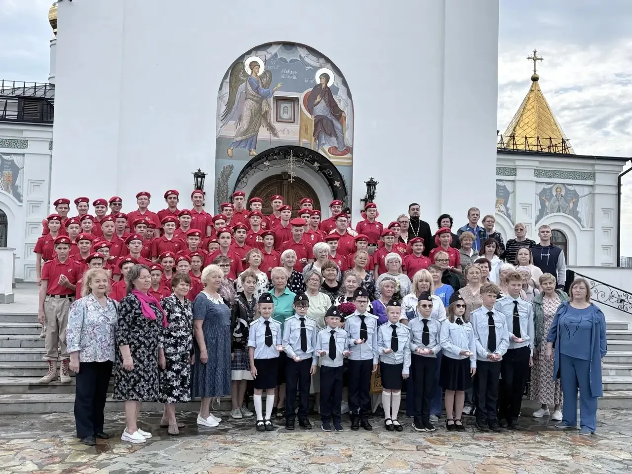 🕯️ День памяти и скорби: Юнармейцы зажгли свечи в память о героях