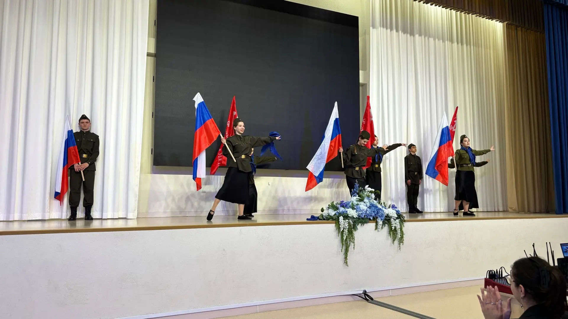 🎉 Концерт, посвящённый 9 мая: Вечная память и патриотизм 🇷🇺  🇷🇺13.05.2026  В нашей школе прошел заме