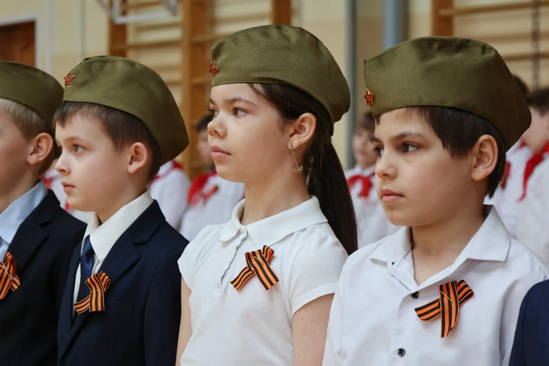 Сегодня в нашем лицее состоялось яркое и торжественное событие — смотр строя и песни среди учащихся 