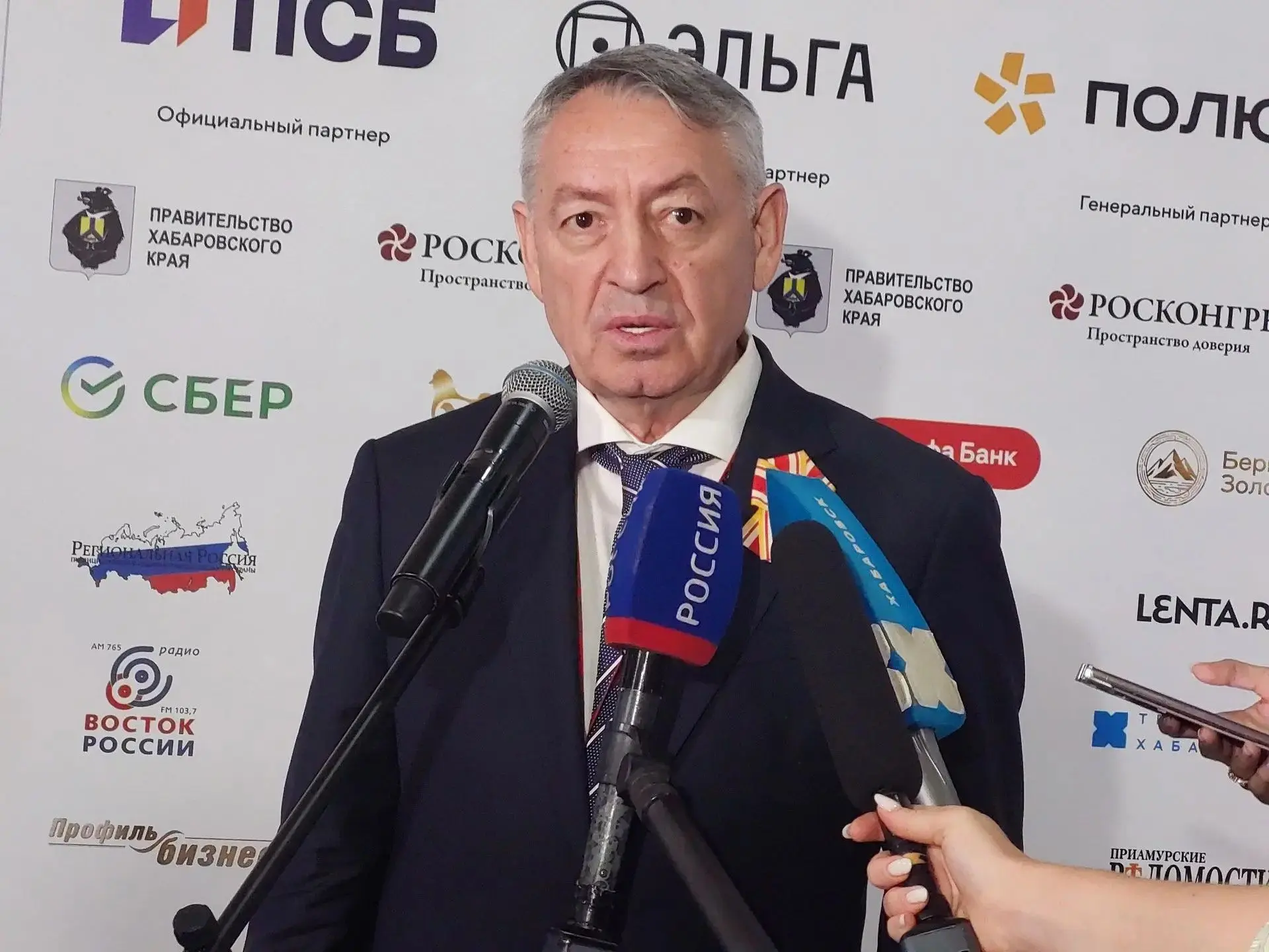 Министр промышленности и торговли Хабаровского края Харун Карчаев ответил на вопросы ре...