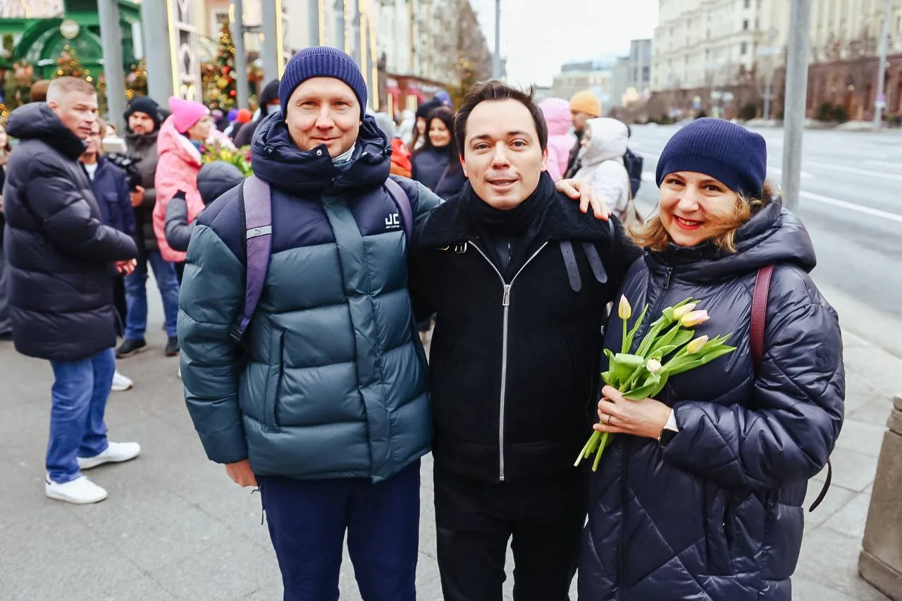 Вместе с Молодежью Москвы поздравили наших прекрасных девушек с Международным женским днем! Итог: пр