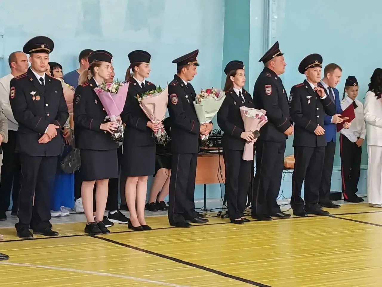 🇷🇺Сегодня в нашей школе состоялось торжественное построение, которое задало отличный ...