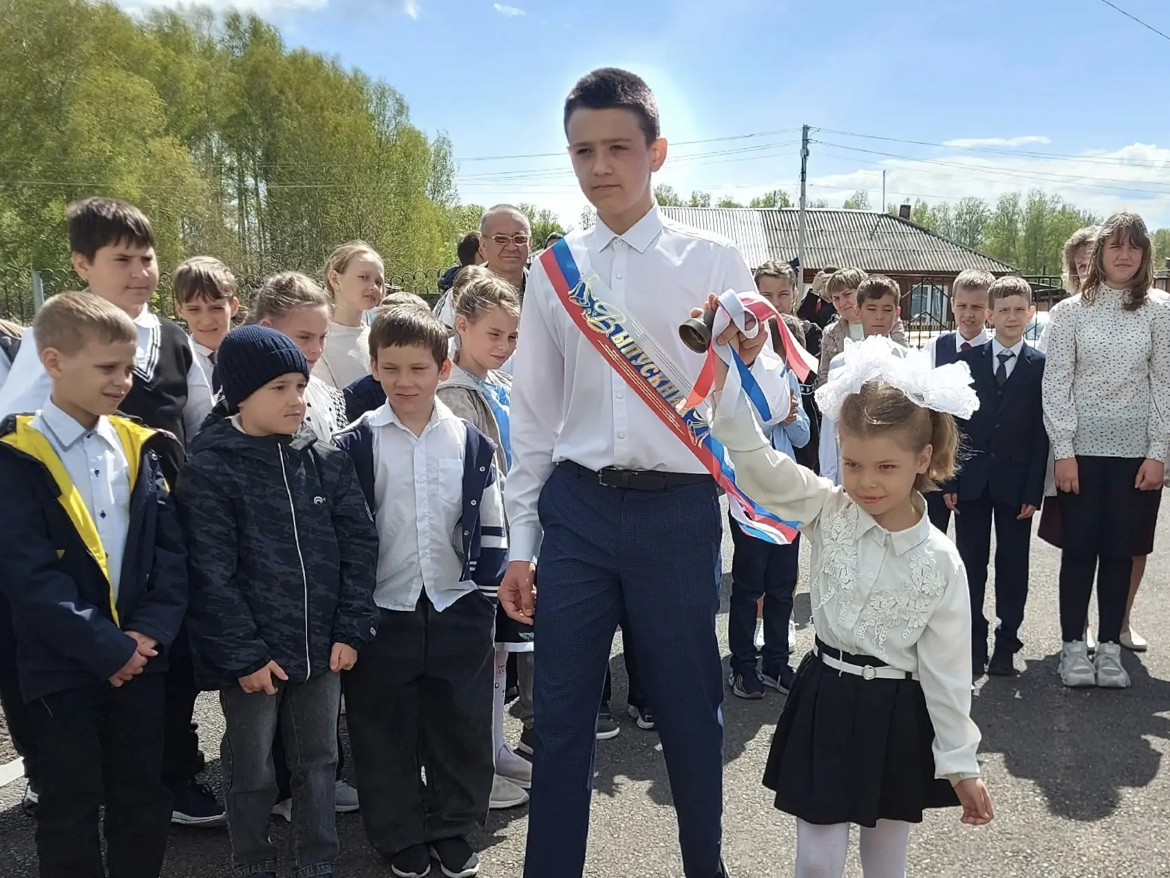 В добрый путь, выпускники! 🔔