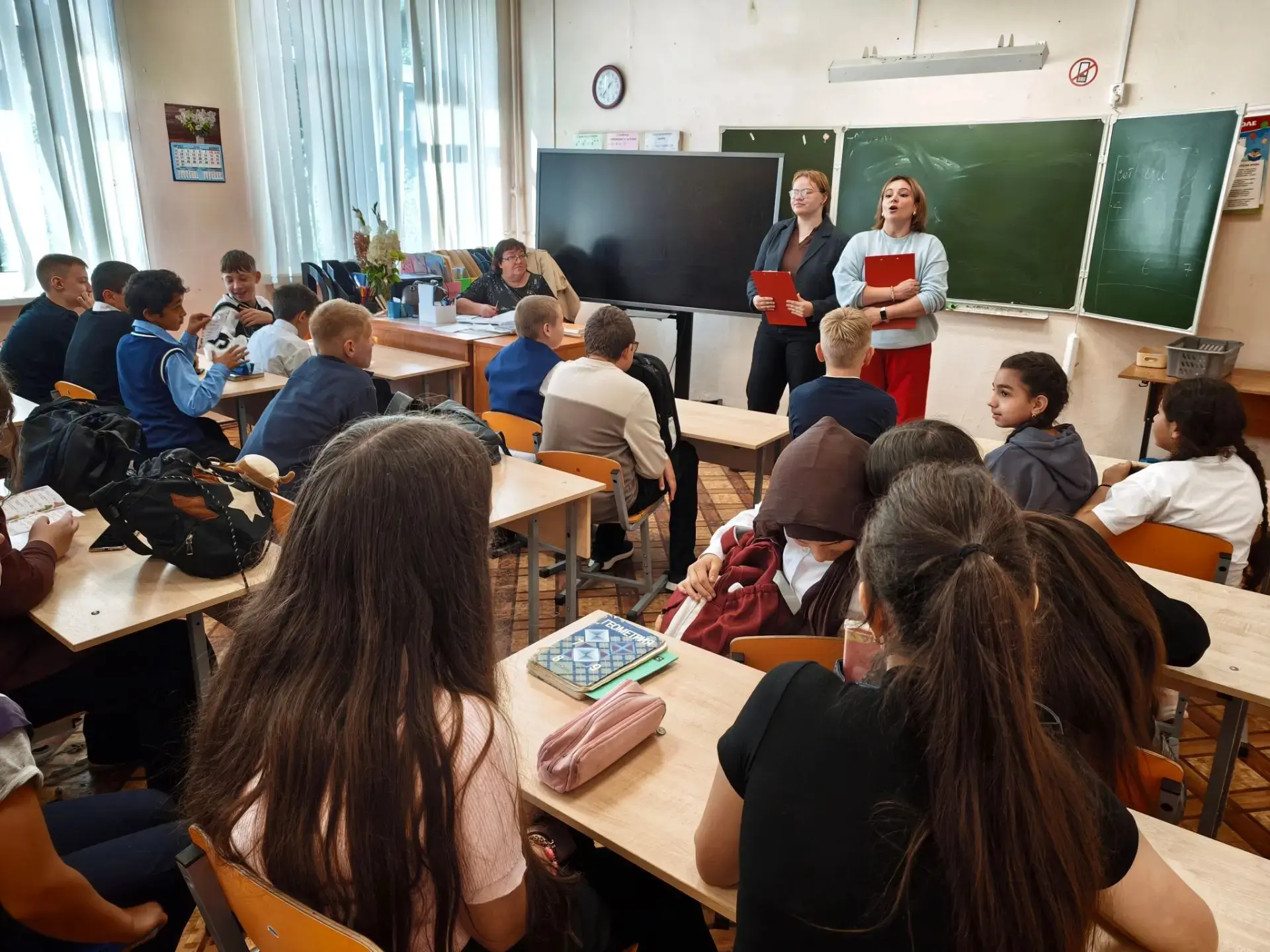 🏫 Сотрудники ДК Трубичино в гостях у школьников: поговорили о важном 🏫