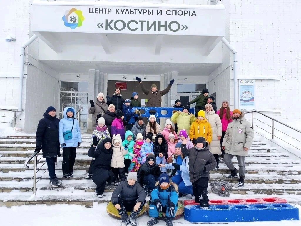 🌷 3 "В" отметил праздники День защитников Отечества и 8 Марта дружно и весело.  Ребята и родители в 