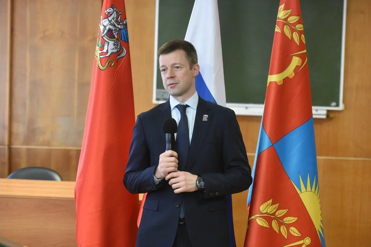 Поздравил сотрудников военного комиссариата Балашихи и Реутова и лично Сергея Борисовича Чиркина с п