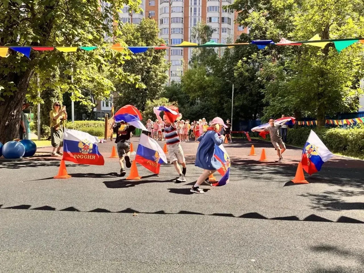 📸 День России в дошкольном отделении.

#ДОНМ #Школа1862 #ШколыКолледжиМосквы