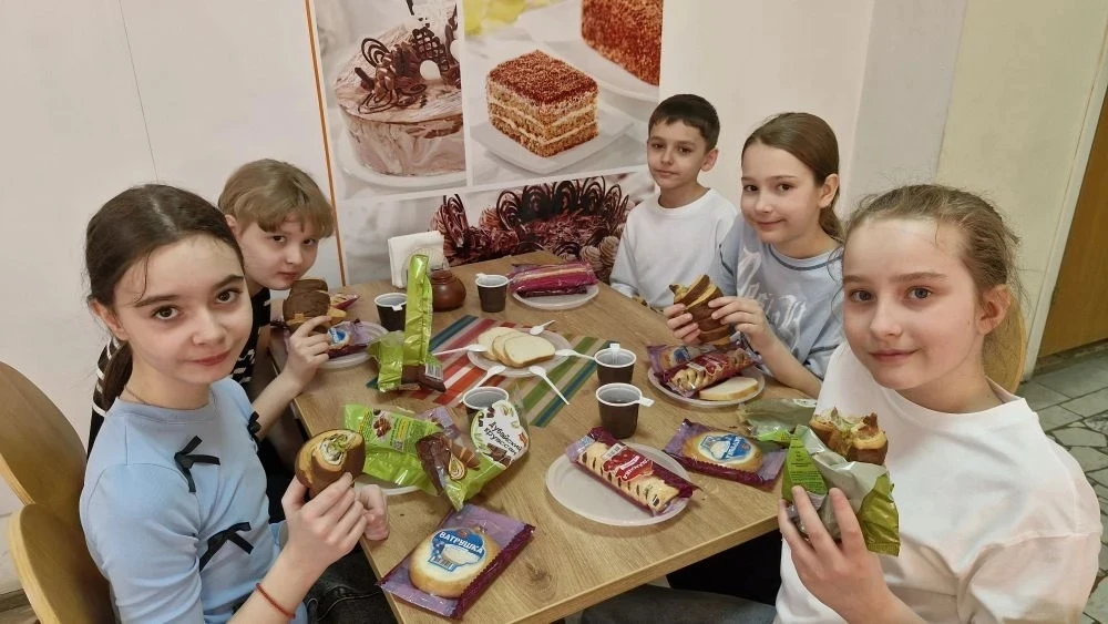 Где рождается хлеб 🍞✨  🏭 Ученики 4 «Э» класса побывали на экскурсии в одном из ведущих промышленных 