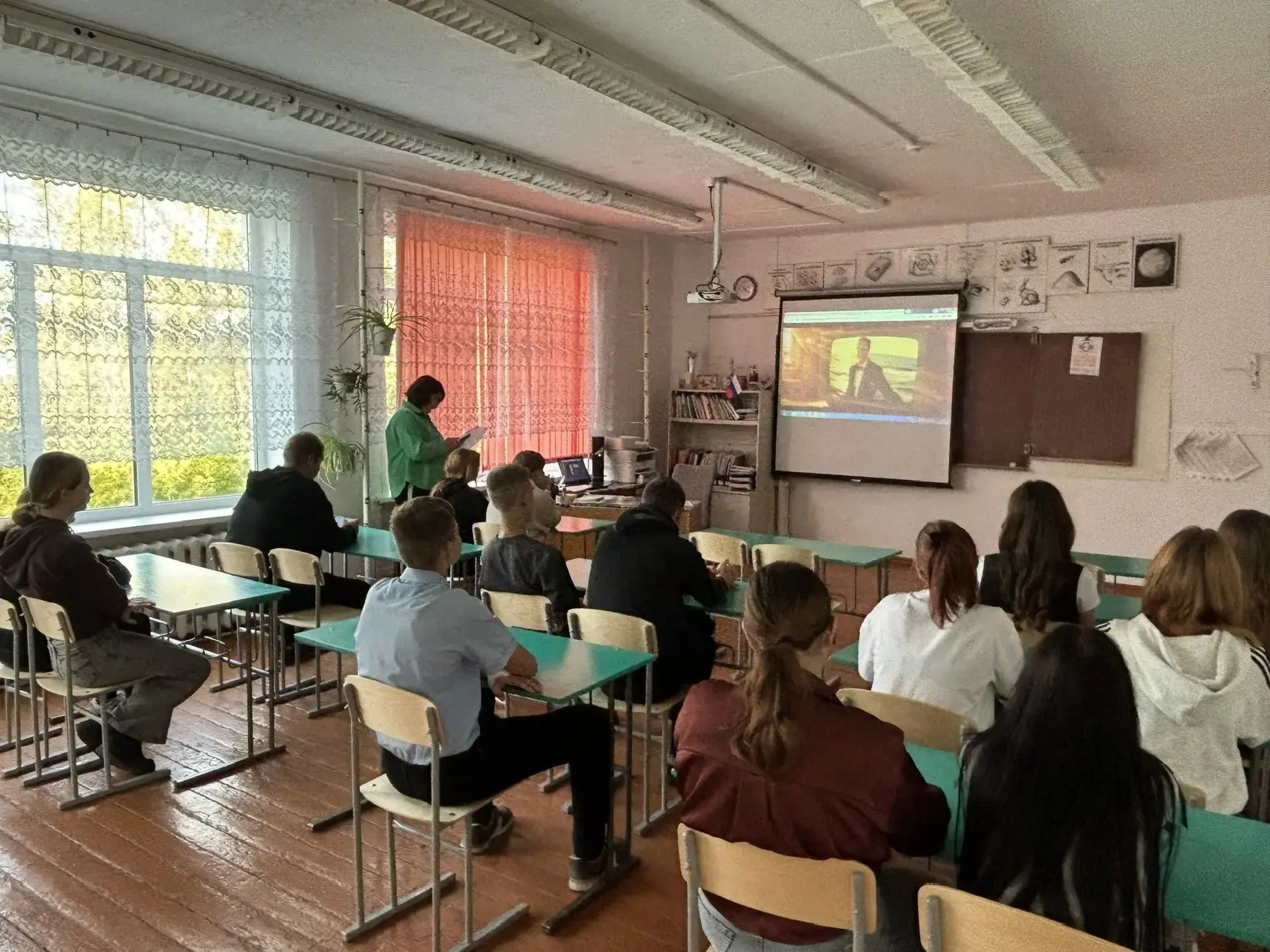14 сентября, в МБОУ «Нововознесенская СОШ» прошли очередные занятия «Разговоры о важном...