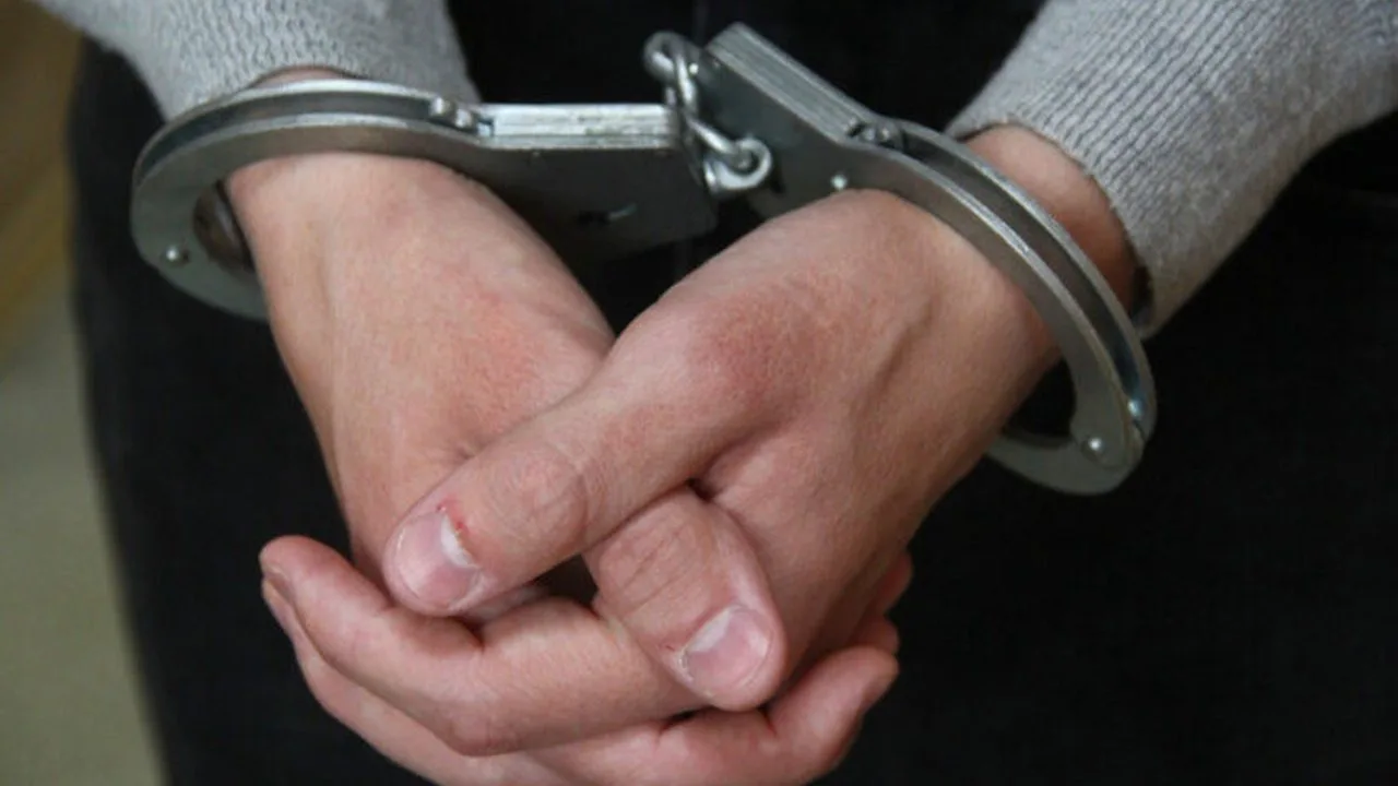 Получил 7 лет строгого режима за нападение на полицейского

В январе 2026 года в Таврическом районе 
