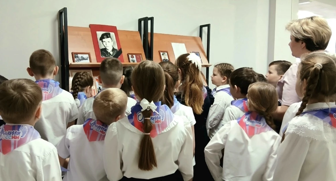 Память в сердце храним... День памяти Юрия Фролова🕯  🎗Сегодня утро нового учебного дня для школьнико