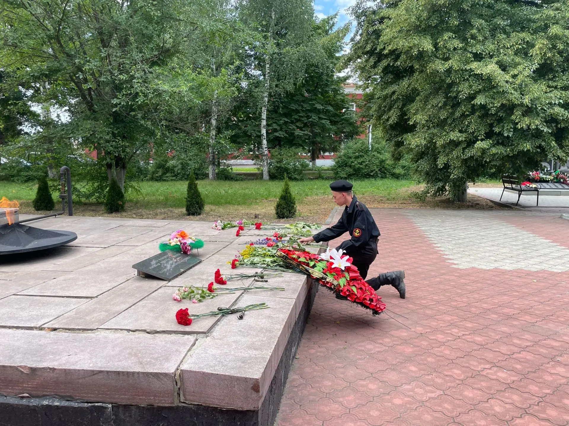 Вечная память героям! 🕯️

Сегодня курсанты военно-патриотического клуба «Белый медведь» под руковод