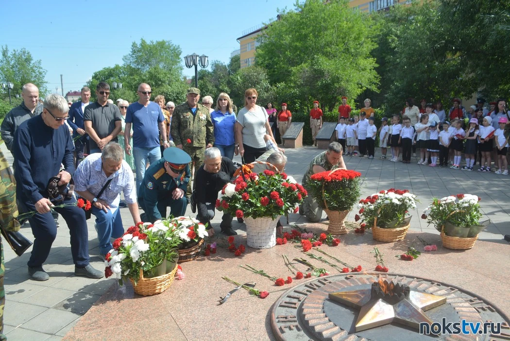 В Новотроицке почтили память погибших в боях против немецко-фашистских захватчиков.

22 июня — дата,