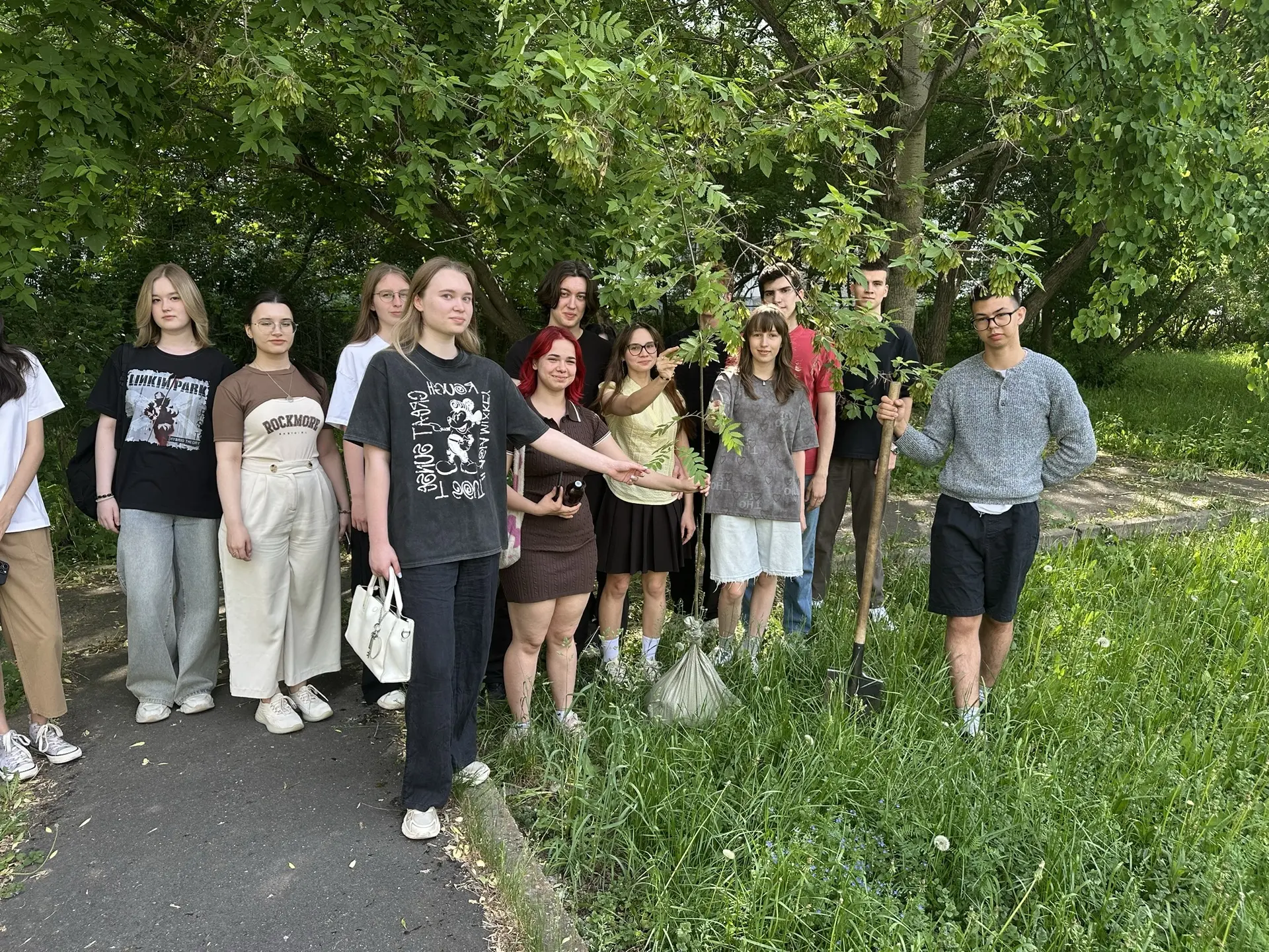 Заложили Аллею выпускников: добрый след в истории школы 🌳🎓