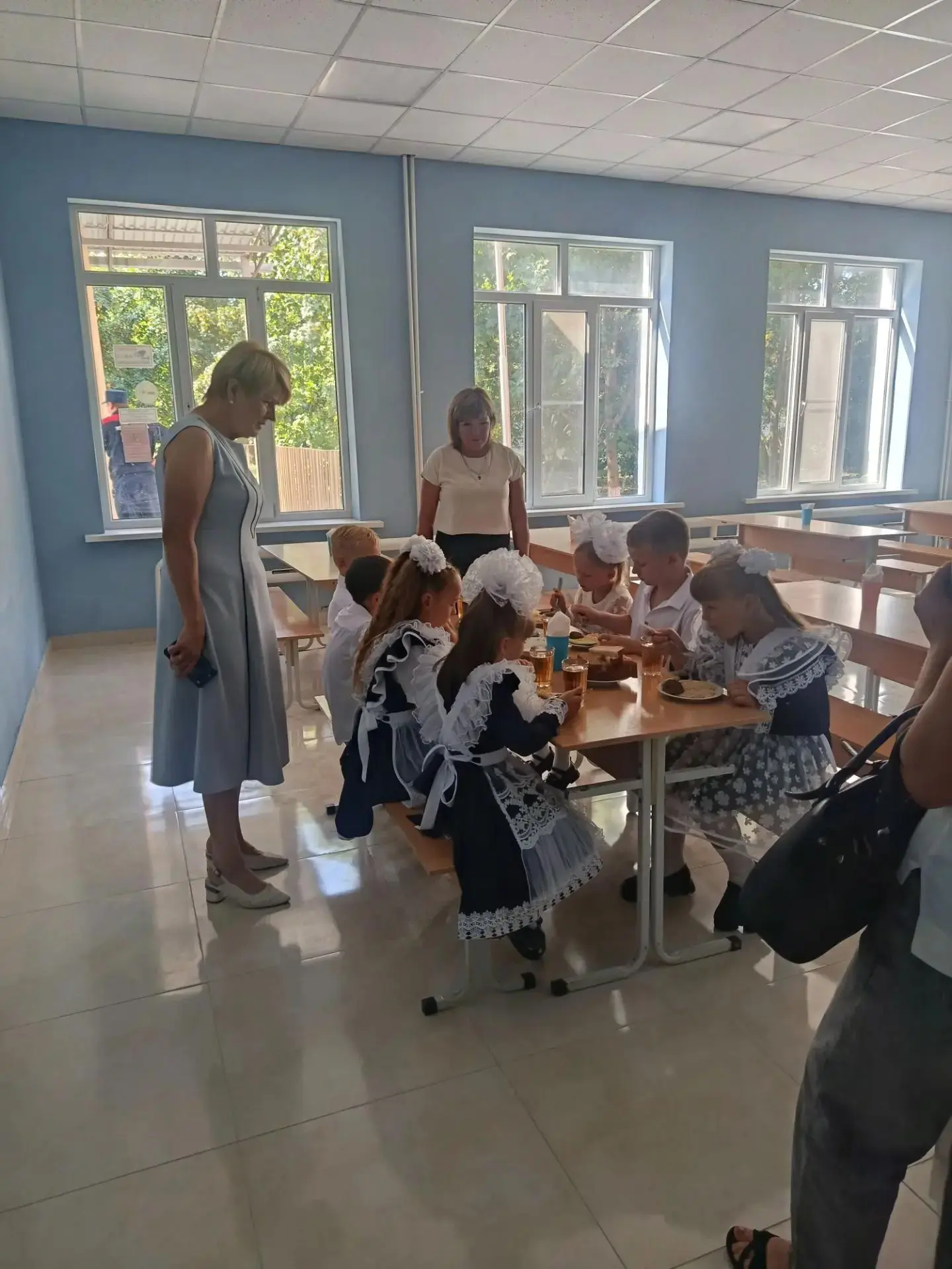 💼 Сегодня, после торжественной линейки в школе №17, председатель Совета Лариса Перевер...