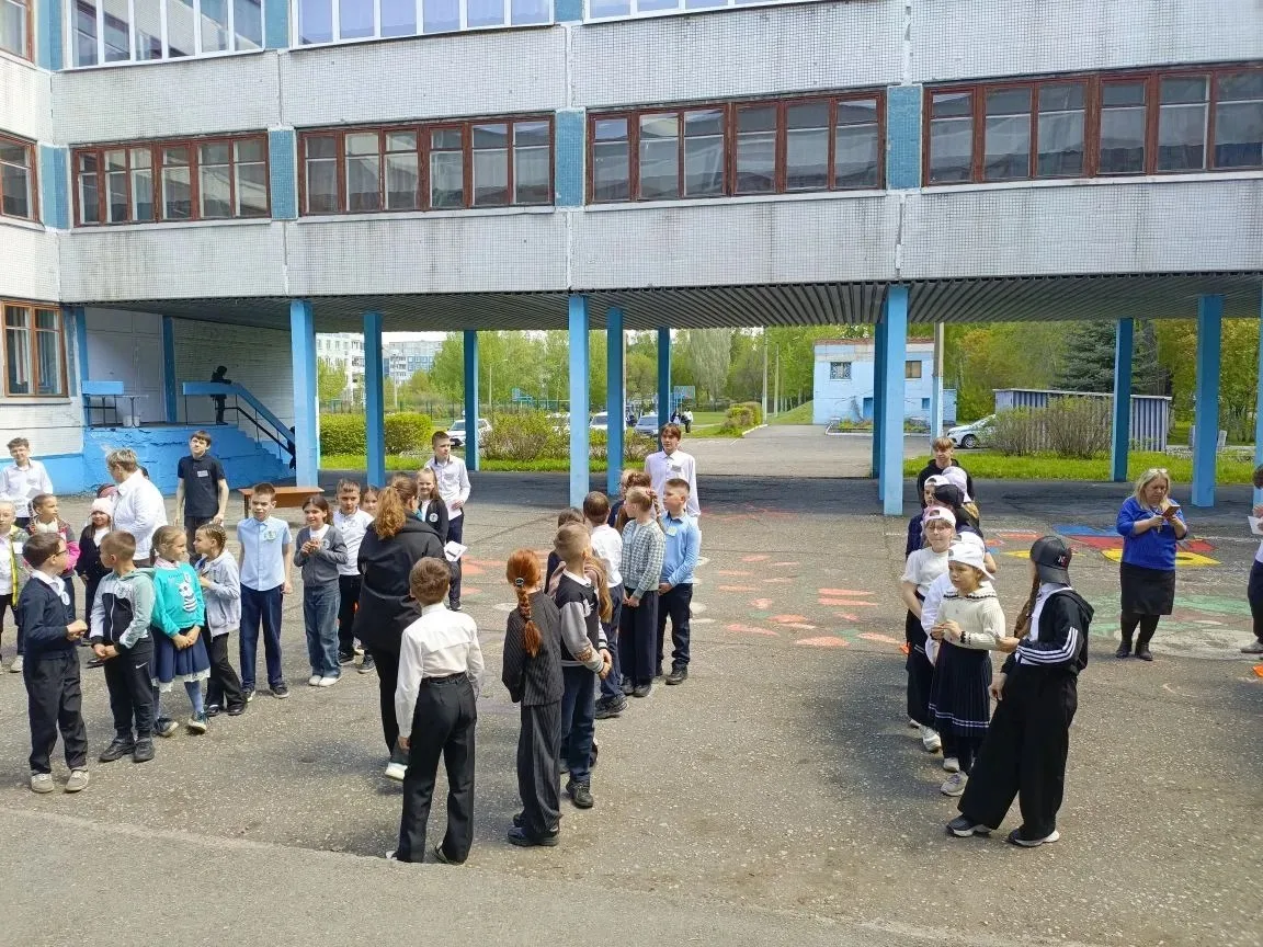 👮‍♂Сотрудники Госавтоинспекции Новокузнецка провели профилактическое мероприятие в школе Nº14 Новоил