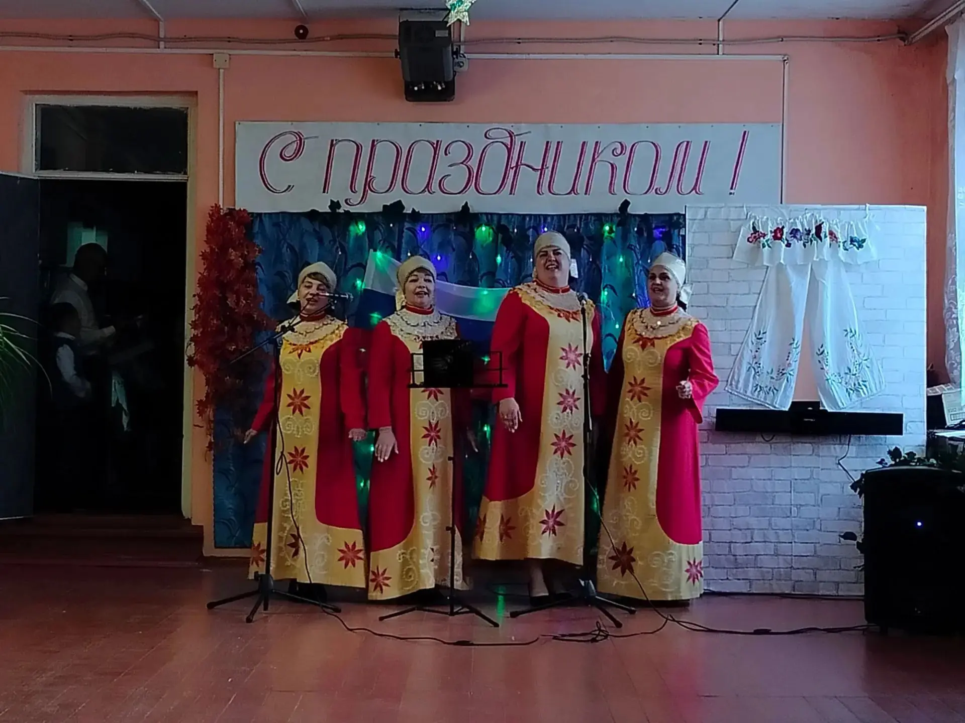 С работы творческих площадок начался День села в Еленовке. Выставки декоративно-приклад...