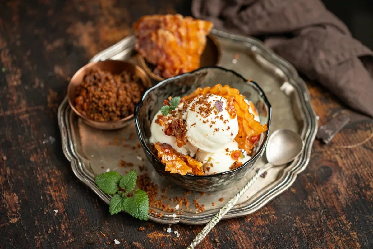 Мороженое с беконом и «черноземом» 🍦🥓