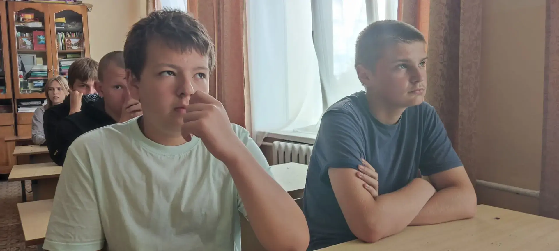 🌟 В преддверии Дня молодёжи в Змиёвском лицее кипела настоящая битва умов!
Активисты Движения Первы